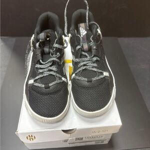 Adidas Black and White Sneakers Classic Design